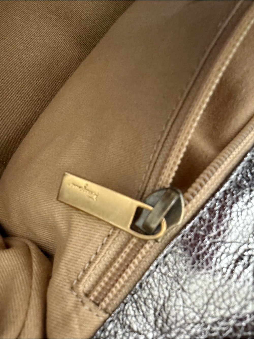 Salvatore Ferragamo Metallic browny pewter leather Multi-Pocket Tassel bag - Picture 5 of 16